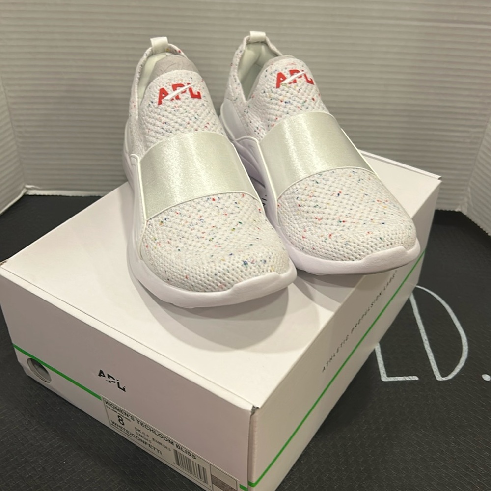 WOMENS APL TECHLOOM BLISS SZ 8